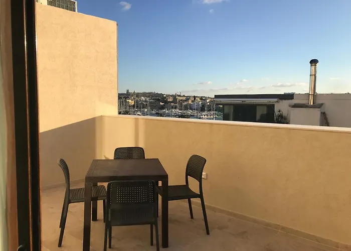 Apartment Point - Sir William Reid