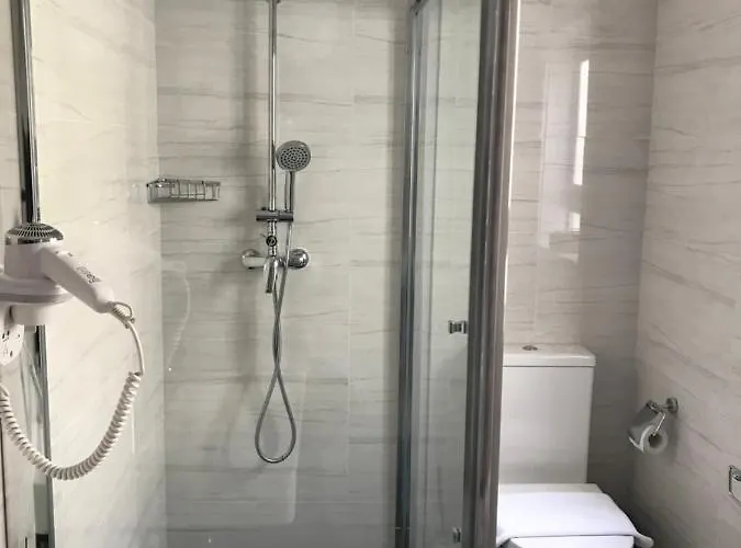 Apartment Point - Sir William Reid *